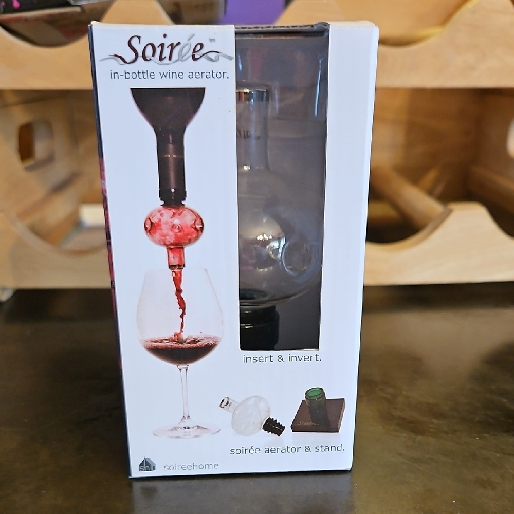 NIB Soiree In-Bottle Wine Aerator and Stand.